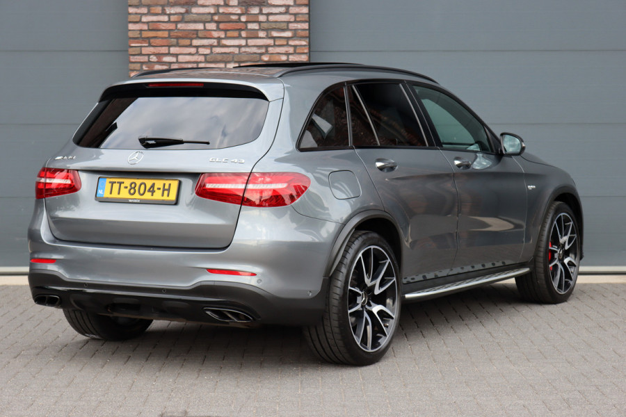 Mercedes-Benz GLC AMG 43 4MATIC | Luchtvering | Distronic+ | Carbon | Memory | Burmester | Panoramadak | HUD | Trekhaak | Nightpakket | Leder | Surround Camera | Keyless Go |