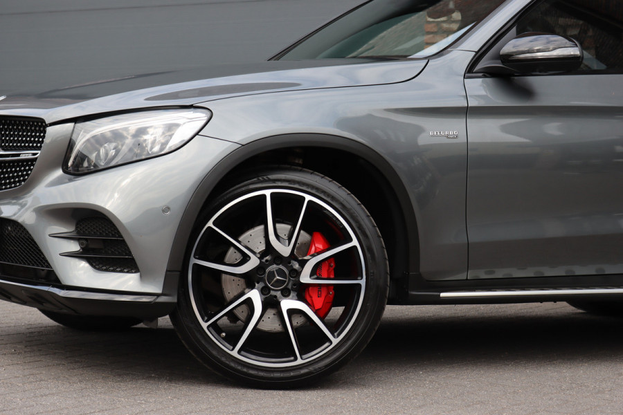 Mercedes-Benz GLC AMG 43 4MATIC | Luchtvering | Distronic+ | Carbon | Memory | Burmester | Panoramadak | HUD | Trekhaak | Nightpakket | Leder | Surround Camera | Keyless Go |
