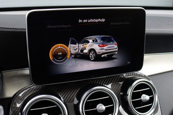 Mercedes-Benz GLC AMG 43 4MATIC | Luchtvering | Distronic+ | Carbon | Memory | Burmester | Panoramadak | HUD | Trekhaak | Nightpakket | Leder | Surround Camera | Keyless Go |