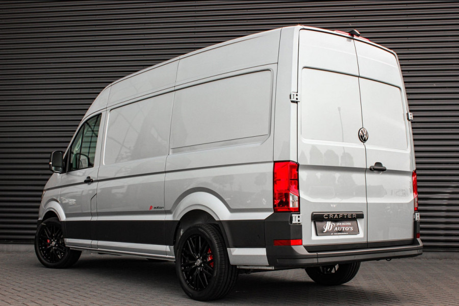 Volkswagen Crafter 2.0 TDI L3H3 Highline LED / XENON / APPLE CARPLAY / NAVIGATIE / DSG / FULL BLACK / 140PK / AUTOMAAT / NEW MODEL
