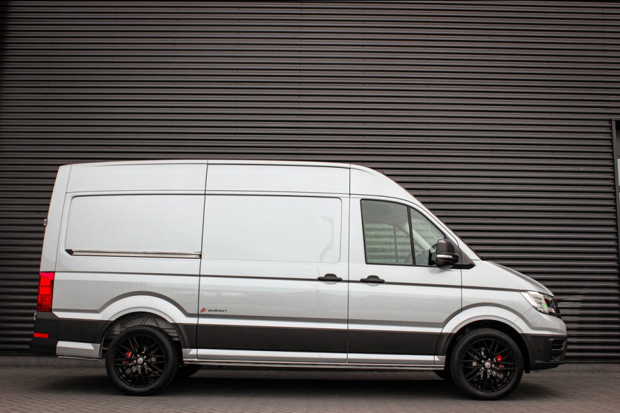 Volkswagen Crafter 2.0 TDI L3H3 Highline LED / XENON / APPLE CARPLAY / NAVIGATIE / DSG / FULL BLACK / 140PK / AUTOMAAT / NEW MODEL