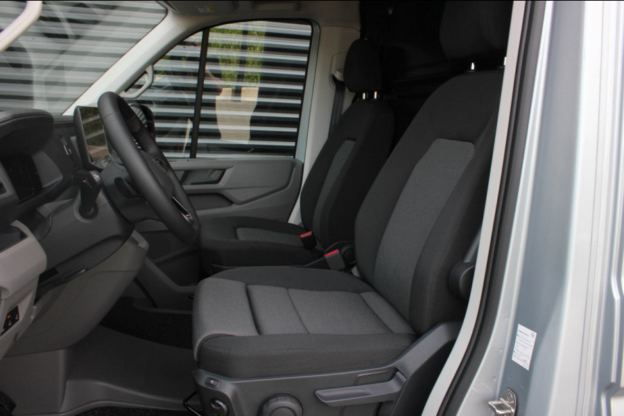 Volkswagen Crafter 2.0 TDI L3H3 Highline LED / XENON / APPLE CARPLAY / NAVIGATIE / DSG / FULL BLACK / 140PK / AUTOMAAT / NEW MODEL