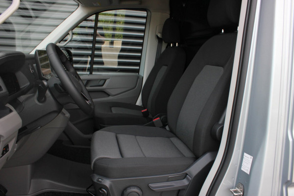 Volkswagen Crafter 2.0 TDI L3H3 Highline LED / XENON / APPLE CARPLAY / NAVIGATIE / DSG / FULL BLACK / 140PK / AUTOMAAT / NEW MODEL