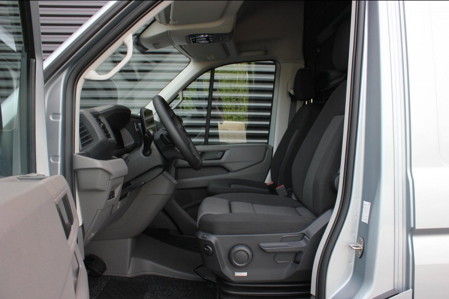Volkswagen Crafter 2.0 TDI L3H3 Highline LED / XENON / APPLE CARPLAY / NAVIGATIE / DSG / FULL BLACK / 140PK / AUTOMAAT / NEW MODEL