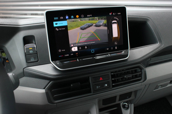 Volkswagen Crafter 2.0 TDI L3H3 Highline LED / XENON / APPLE CARPLAY / NAVIGATIE / DSG / FULL BLACK / 140PK / AUTOMAAT / NEW MODEL