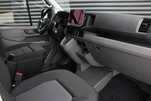 Volkswagen Crafter 2.0 TDI L3H3 Highline LED / XENON / APPLE CARPLAY / NAVIGATIE / DSG / FULL BLACK / 140PK / AUTOMAAT / NEW MODEL