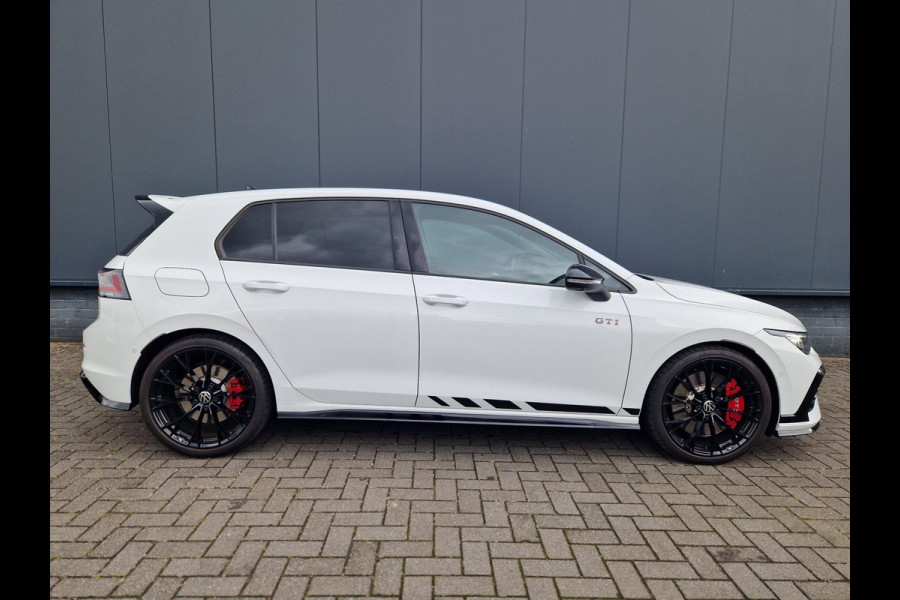 Volkswagen Golf 8.5 2.0 TSI GTI Clubsport /Akrapovic /FULL Options