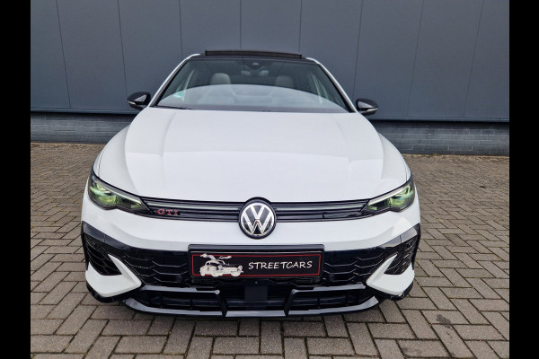 Volkswagen Golf 8.5 2.0 TSI GTI Clubsport /Akrapovic /FULL Options