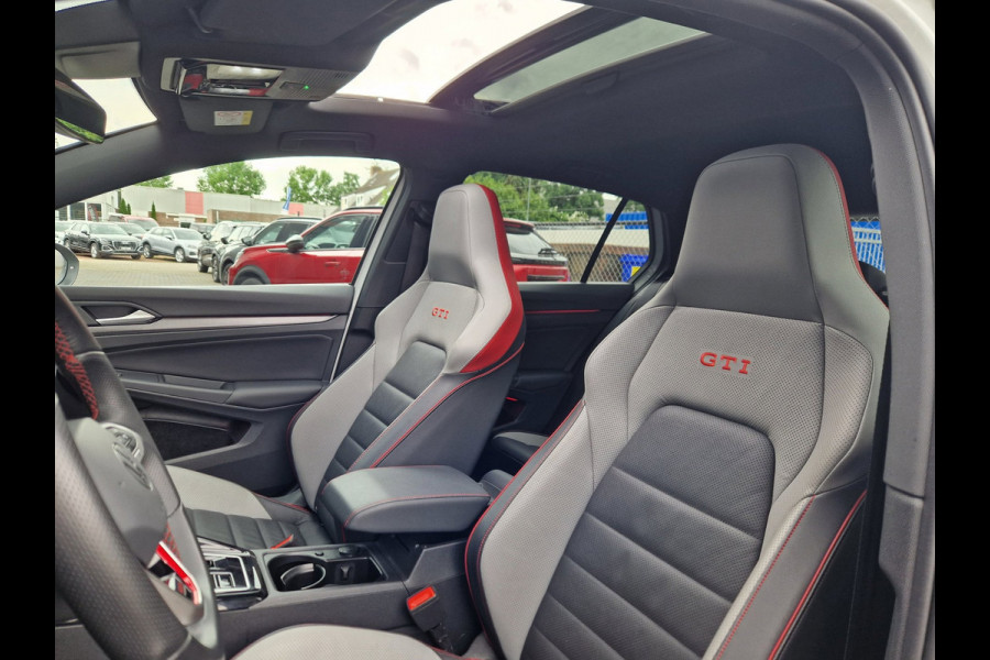 Volkswagen Golf 8.5 2.0 TSI GTI Clubsport /Akrapovic /FULL Options