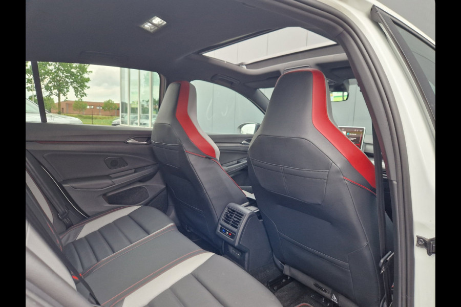 Volkswagen Golf 8.5 2.0 TSI GTI Clubsport /Akrapovic /FULL Options