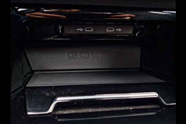 Volkswagen Golf 8.5 2.0 TSI GTI Clubsport /Akrapovic /FULL Options