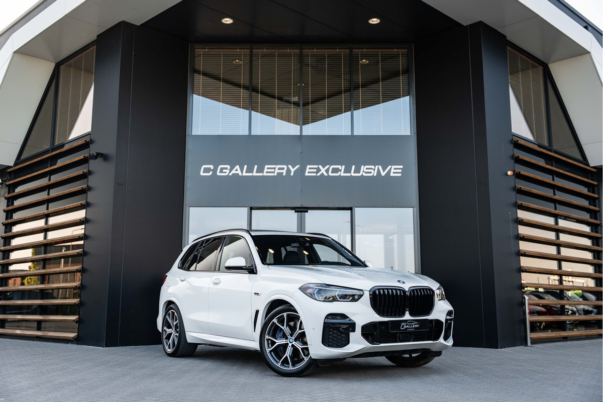 BMW X5 xDrive45e High Executive - M Sport | Panorama | Laser | Memory | Luchtvering