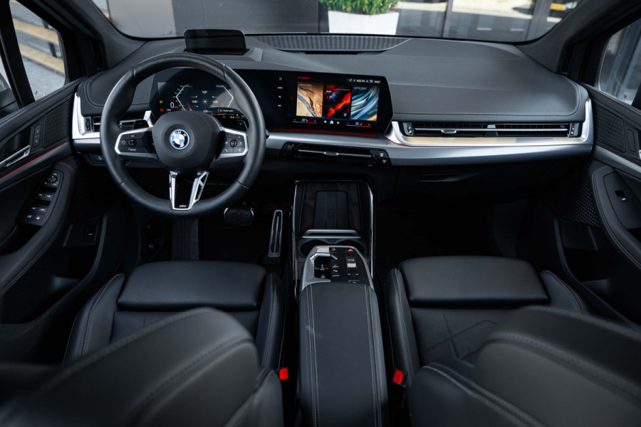 BMW 2 Serie Active Tourer 225e xDrive - M Sport | Panorama | 360 Camera | Stoelverwarming