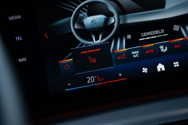 BMW 2 Serie Active Tourer 225e xDrive - M Sport | Panorama | 360 Camera | Stoelverwarming