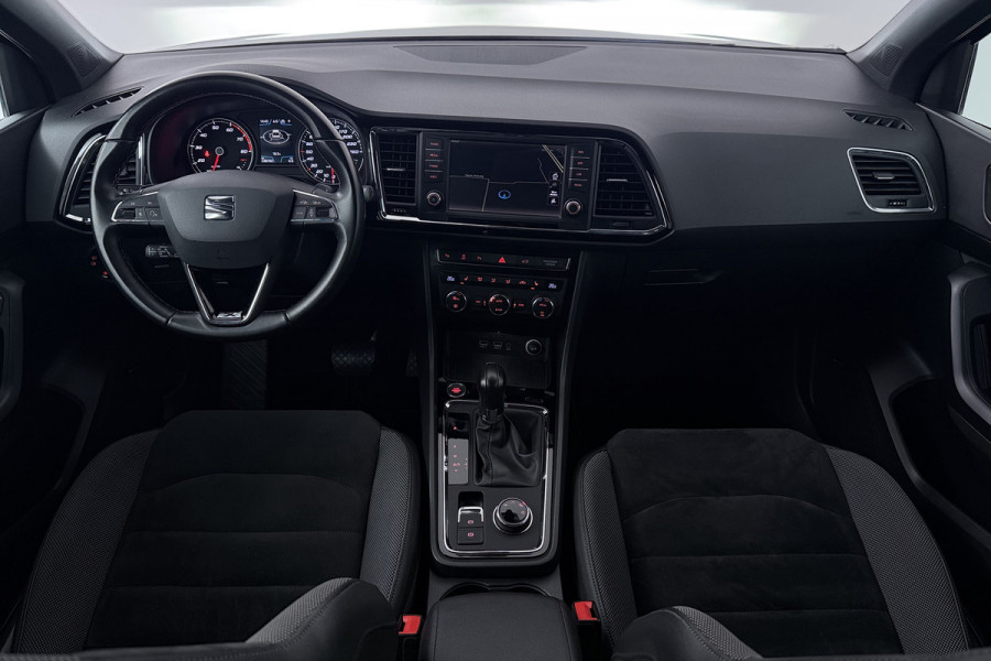 Seat Ateca 1.4 EcoTSI FR Business Intense (TREKHAAK, STOELVERWARMING, CRUISE CONTROL ADAPTIEF, NAVIGATIE, PARKEERSENSOREN)