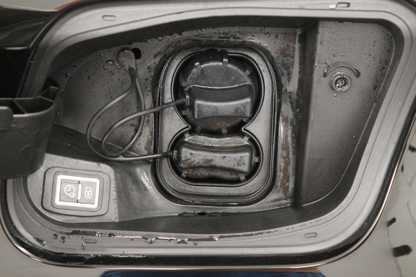 Jeep Avenger Summit 54 kWh (PARKEERSENSOREN, CRUISE CONTROL ADAPTIEF, CAMERA, NAVIGATIE)