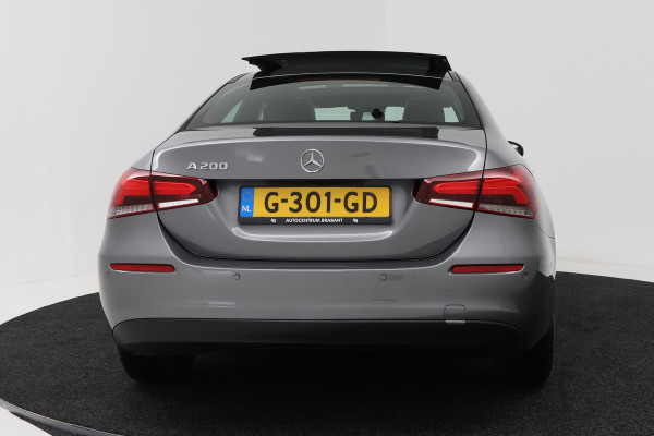 Mercedes-Benz A-Klasse 200 Business Solution (PANORAMADAK, STOELVERWARMING, CAMERA, CRUISE CONTROL, PARKEERSENSOREN)