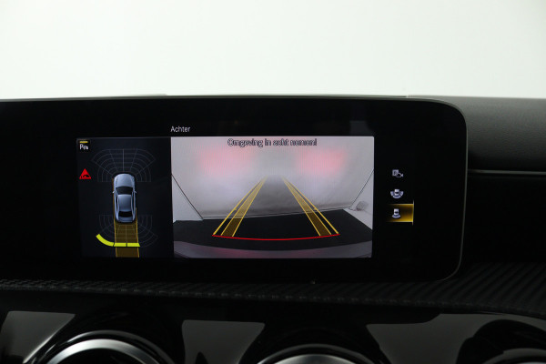 Mercedes-Benz A-Klasse 200 Business Solution (PANORAMADAK, STOELVERWARMING, CAMERA, CRUISE CONTROL, PARKEERSENSOREN)