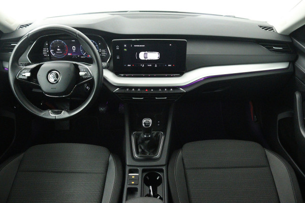 Škoda Octavia Combi 1.0 TSI Business Edition (SFEERVERLICHTING, DIGITALE COCKPIT, NAVIGATIE, SENSOREN)