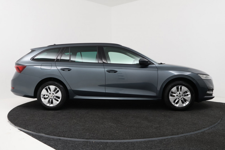 Škoda Octavia Combi 1.0 TSI Business Edition (SFEERVERLICHTING, DIGITALE COCKPIT, NAVIGATIE, SENSOREN)