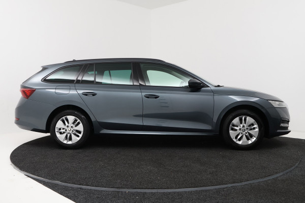 Škoda Octavia Combi 1.0 TSI Business Edition (SFEERVERLICHTING, DIGITALE COCKPIT, NAVIGATIE, SENSOREN)