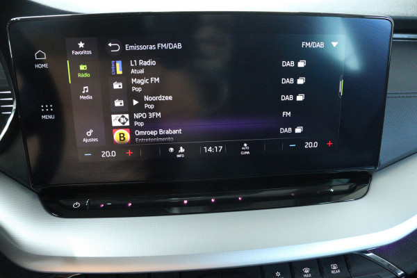Škoda Octavia Combi 1.0 TSI Business Edition (SFEERVERLICHTING, DIGITALE COCKPIT, NAVIGATIE, SENSOREN)