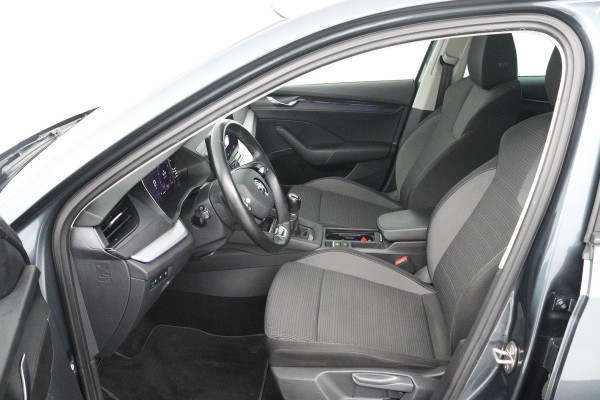 Škoda Octavia Combi 1.0 TSI Business Edition (SFEERVERLICHTING, DIGITALE COCKPIT, NAVIGATIE, SENSOREN)