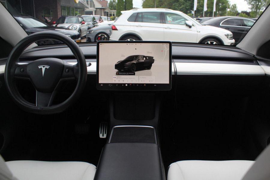 Tesla Model 3 Long Range AWD 75 kWh / Autopilot / Panoramadak / Camera / Premium Audio / 19'' / Leder / Stoel+Stuurverwarming / ACC