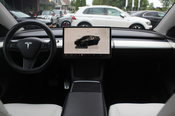 Tesla Model 3 Long Range AWD 75 kWh / Autopilot / Panoramadak / Camera / Premium Audio / 19'' / Leder / Stoel+Stuurverwarming / ACC