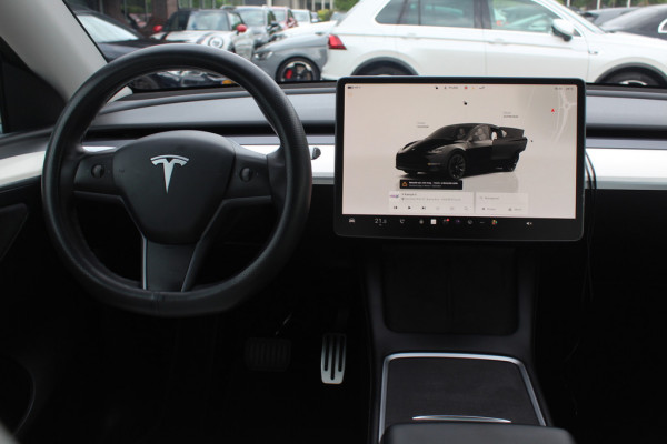 Tesla Model 3 Long Range AWD 75 kWh / Autopilot / Panoramadak / Camera / Premium Audio / 19'' / Leder / Stoel+Stuurverwarming / ACC