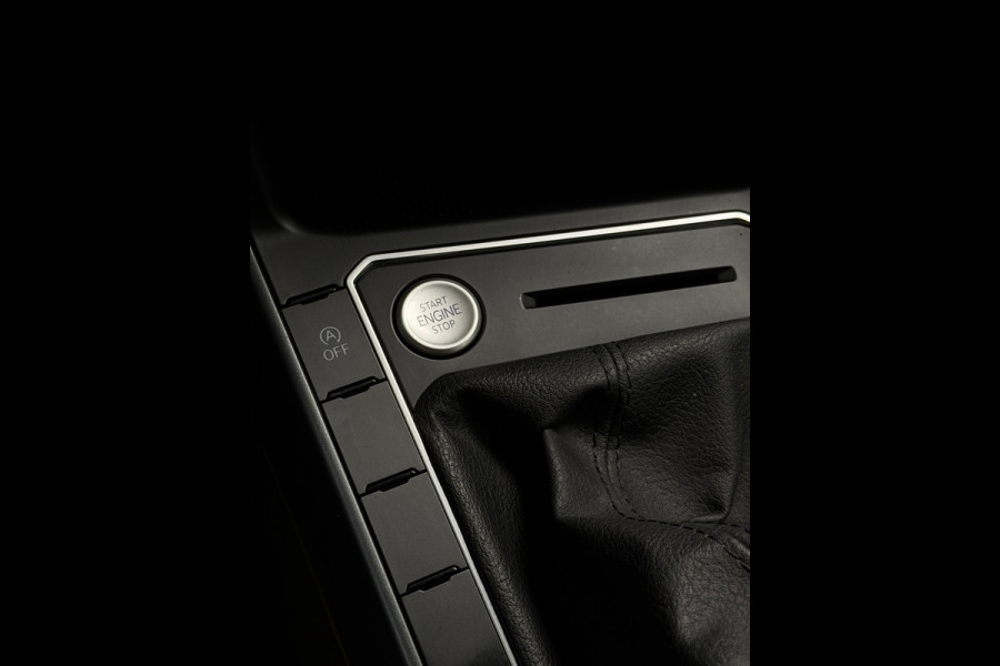 Volkswagen Taigo 1.0 TSI 2x R-Line CarPlay Panorama