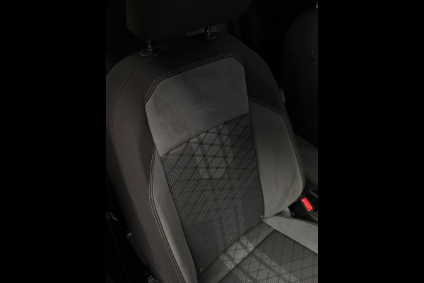 Volkswagen Taigo 1.0 TSI 2x R-Line CarPlay Panorama