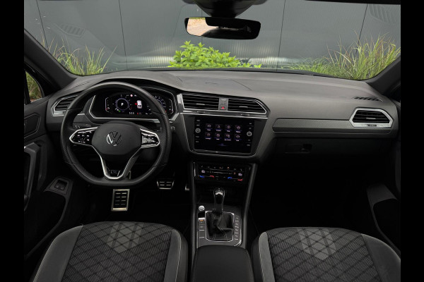 Volkswagen Tiguan 1.4 TSI eHybrid 3x R-Line FULL PANO | NAVI | CARPLAY | CAMERA | SPORTVELGEN | IQ LIGHT