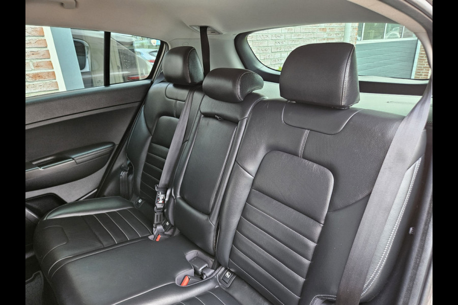 Kia Sportage 1.6 GDI Style Edition Trekhaak! Leer! Camera! NAP! Mooie/Nette Auto! Navigatie!