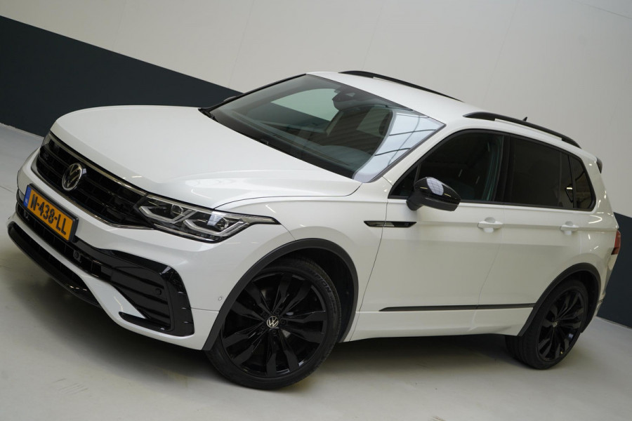 Volkswagen Tiguan 1.5 TSI 150pk R-Line | Carplay | Sfeerverlichting | Blind-Spot | Zwart optiek | Adaptive cruise