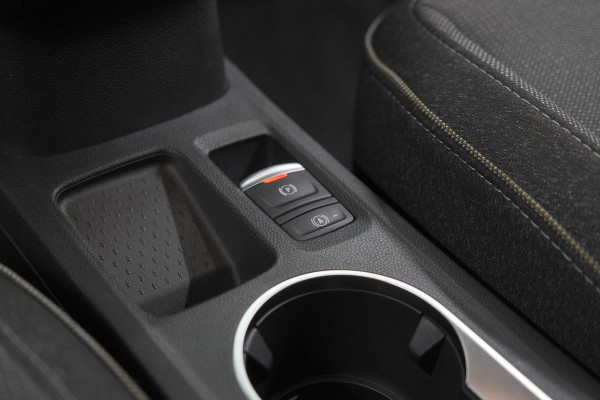 Renault Captur 1.6 E-Tech full hybrid 145 techno | Camera | Navigatie | Apple Carplay | Parkeersensoren