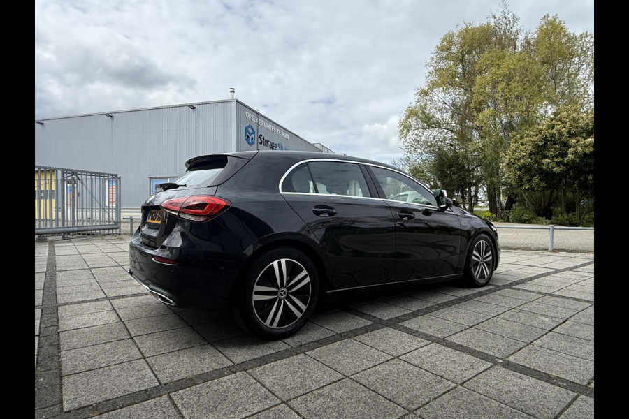 Mercedes-Benz A-Klasse 180d Advantage Edition | Sfeer Verlichting | Camera | Navi | Les-Auto