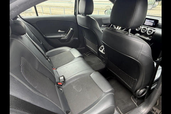 Mercedes-Benz A-Klasse 180d Advantage Edition | Sfeer Verlichting | Camera | Navi | Les-Auto
