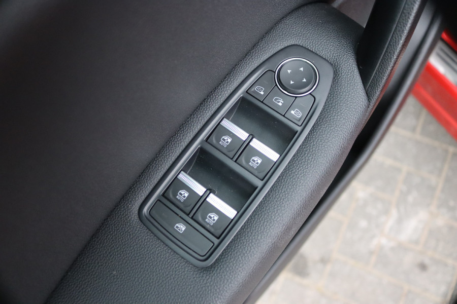 Renault Captur 1.3 TCe 140 Intens Trekhaak/Navigatie/Camera/Cruise-control