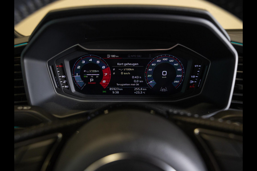 Audi A1 Sportback 40 TFSI 3x S Line edition one / 207pk / Enkei velgen / B&O / Stoelverwarming / Sfeerverlichting /