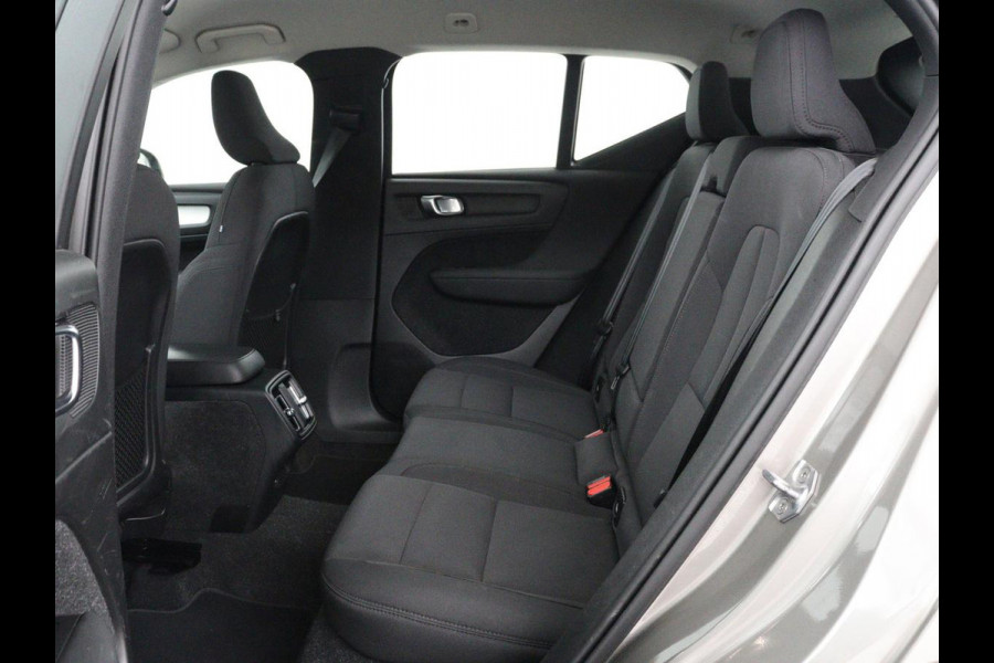 Volvo XC40 1.5 T2 Business Pro | 1e eigenaar | Trekhaak | Carplay | Navigatie | Adaptive cruise | Side Assist | Full LED | Climate control | Keyless | Parkeerhulp | Bluetooth | 19'' lichtmetalen velgen