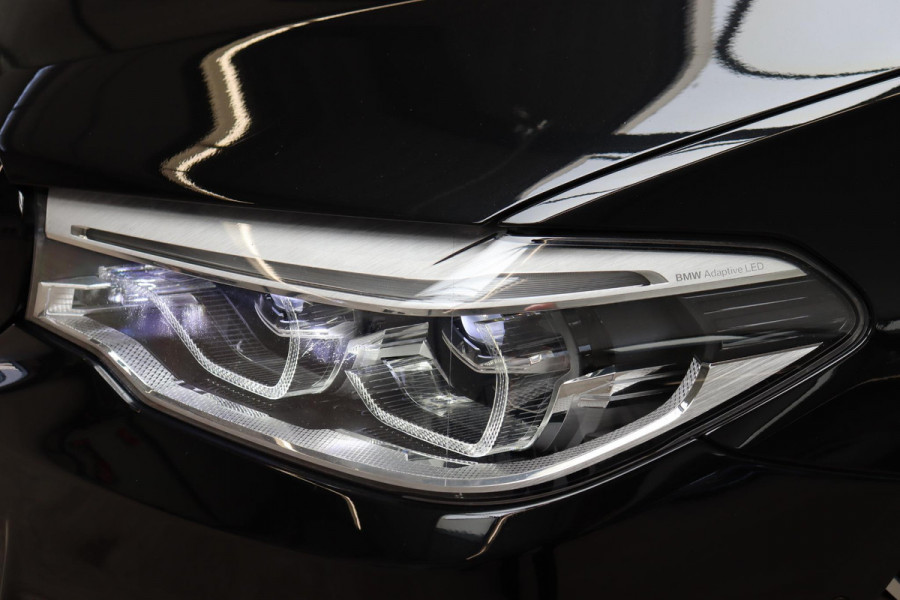 BMW 5 Serie 530i High Executive M Sport Pakket Automaat / Navigatiesysteem Professional / Schuif-/kanteldak / Harman Kardon / Stoelverwarming / Adaptieve Cruise Control / Apple Carplay / Achteruitrijcamera / Stuurwielverwarming / Head-Up Display / Trekhaak /