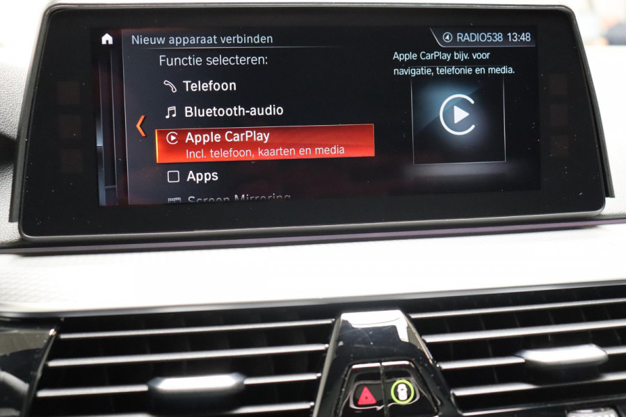 BMW 5 Serie 530i High Executive M Sport Pakket Automaat / Navigatiesysteem Professional / Schuif-/kanteldak / Harman Kardon / Stoelverwarming / Adaptieve Cruise Control / Apple Carplay / Achteruitrijcamera / Stuurwielverwarming / Head-Up Display / Trekhaak /