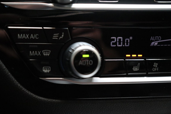 BMW 5 Serie 530i High Executive M Sport Pakket Automaat / Navigatiesysteem Professional / Schuif-/kanteldak / Harman Kardon / Stoelverwarming / Adaptieve Cruise Control / Apple Carplay / Achteruitrijcamera / Stuurwielverwarming / Head-Up Display / Trekhaak /