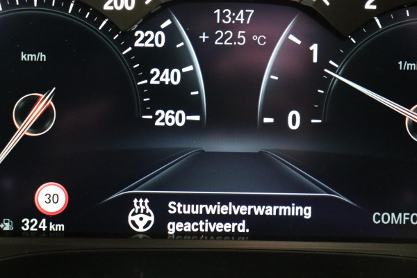BMW 5 Serie 530i High Executive M Sport Pakket Automaat / Navigatiesysteem Professional / Schuif-/kanteldak / Harman Kardon / Stoelverwarming / Adaptieve Cruise Control / Apple Carplay / Achteruitrijcamera / Stuurwielverwarming / Head-Up Display / Trekhaak /