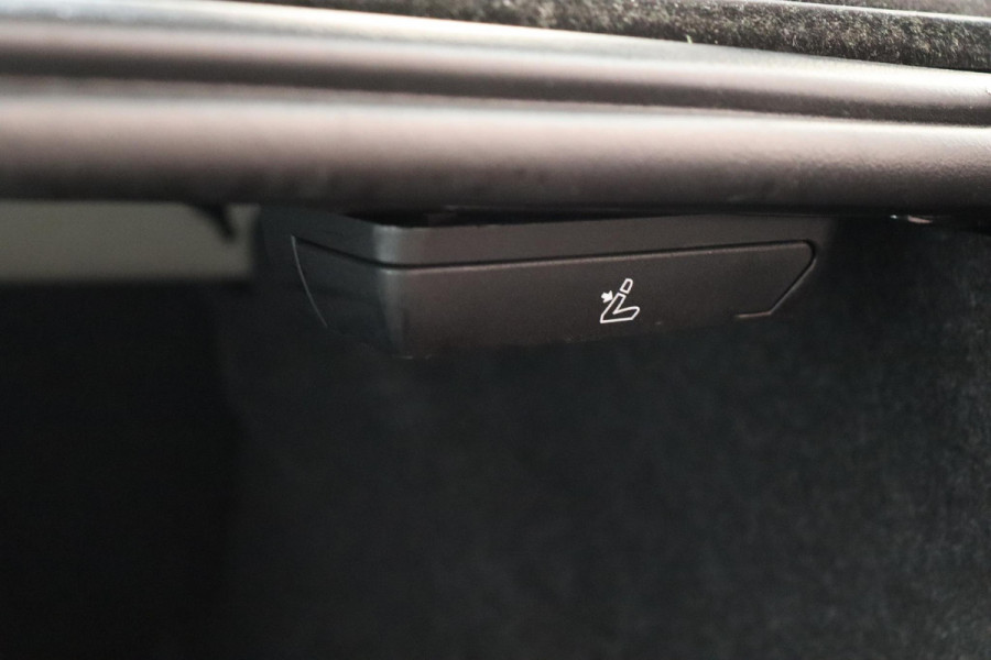 BMW 5 Serie 530i High Executive M Sport Pakket Automaat / Navigatiesysteem Professional / Schuif-/kanteldak / Harman Kardon / Stoelverwarming / Adaptieve Cruise Control / Apple Carplay / Achteruitrijcamera / Stuurwielverwarming / Head-Up Display / Trekhaak /