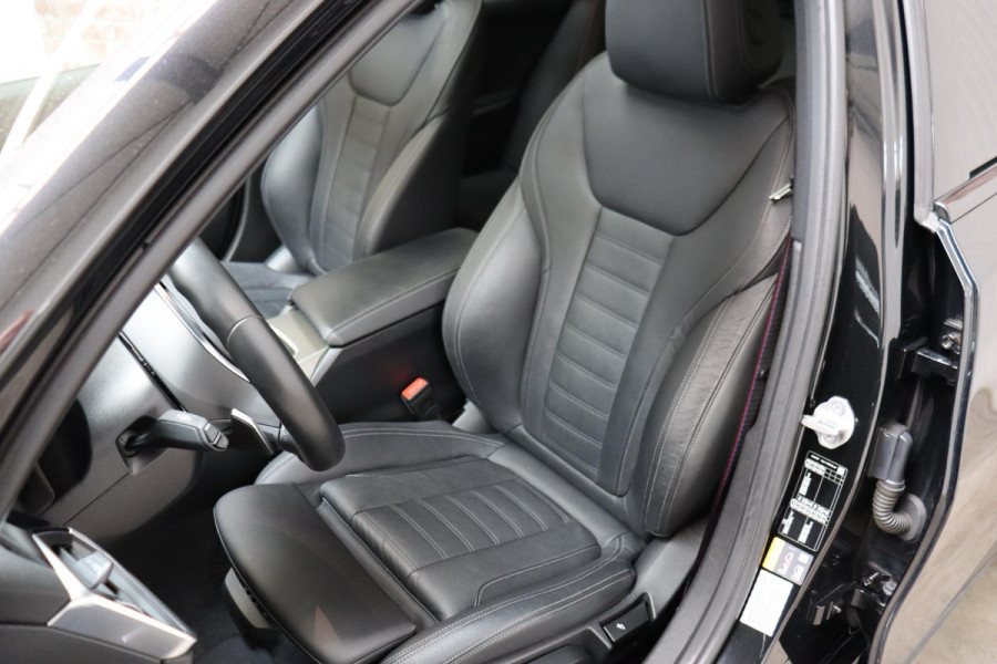 BMW 3 Serie Touring 330e Business Edition Plus M Sport Pakket Automaat / Navigatiesysteem Professional / Head-Up Display / Panoramadak / Adaptief M Onderstel / Stoelverwarming / HiFi / Adaptieve Cruise Control / Leder / 19 Inch /