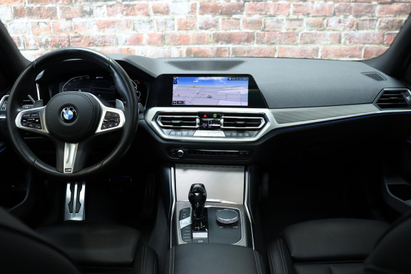 BMW 3 Serie Touring 330e Business Edition Plus M Sport Pakket Automaat / Navigatiesysteem Professional / Head-Up Display / Panoramadak / Adaptief M Onderstel / Stoelverwarming / HiFi / Adaptieve Cruise Control / Leder / 19 Inch /