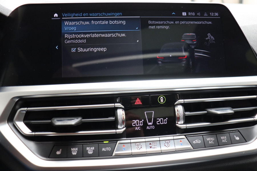 BMW 3 Serie Touring 330e Business Edition Plus M Sport Pakket Automaat / Navigatiesysteem Professional / Head-Up Display / Panoramadak / Adaptief M Onderstel / Stoelverwarming / HiFi / Adaptieve Cruise Control / Leder / 19 Inch /