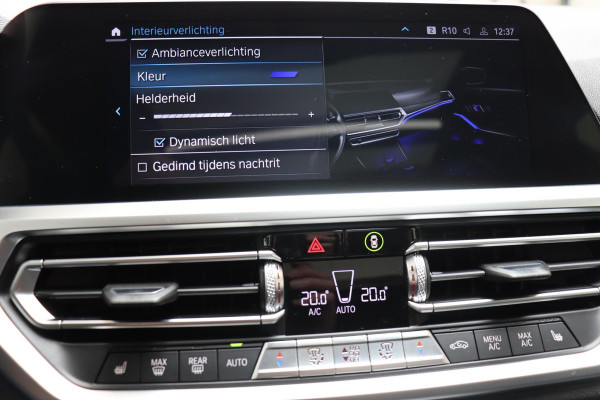 BMW 3 Serie Touring 330e Business Edition Plus M Sport Pakket Automaat / Navigatiesysteem Professional / Head-Up Display / Panoramadak / Adaptief M Onderstel / Stoelverwarming / HiFi / Adaptieve Cruise Control / Leder / 19 Inch /